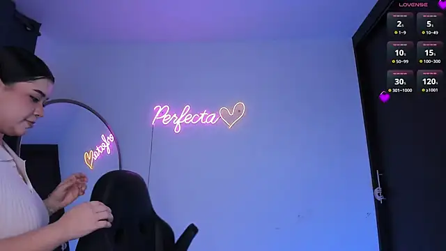 daniela hornny online show from 09-16-25, 04:02