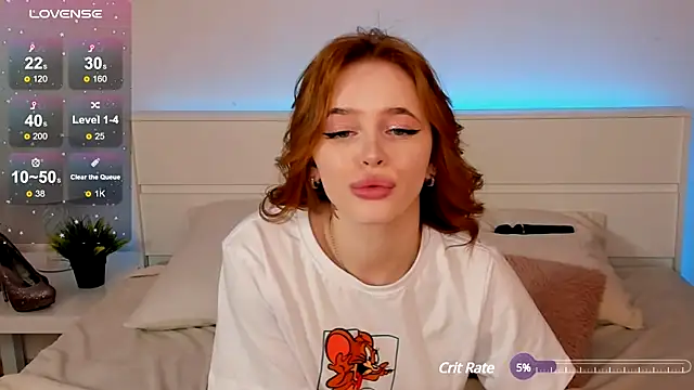 Snapshot of Phoenix_Margo chatting on 03-06-25, 05:35 Phoenix Margo online show from 03-06-25, 05:35