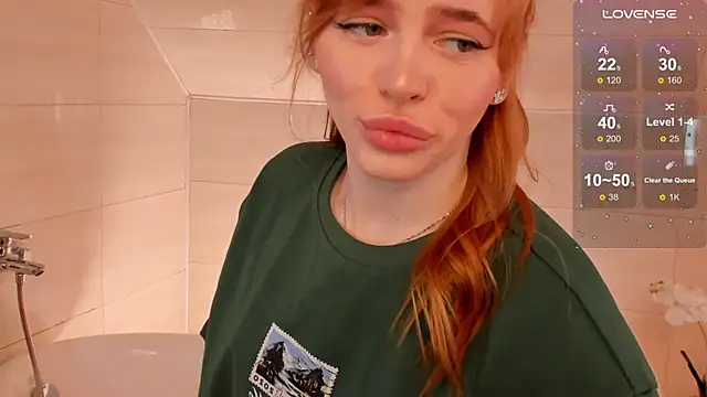 Snapshot of Phoenix_Margo chatting on 09-17-25, 03:41 Phoenix Margo online show from 09-17-25, 03:41