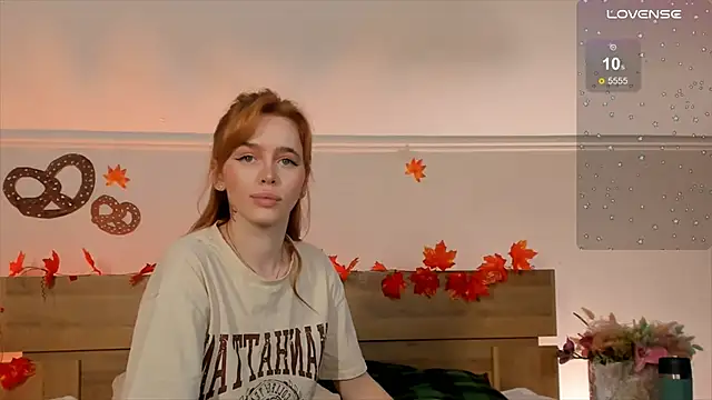 Snapshot of Phoenix_Margo chatting on 09-24-25, 03:32 Phoenix Margo online show from 09-24-25, 03:32