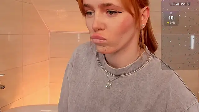 Snapshot of Phoenix_Margo chatting on 09-25-25, 03:21 Phoenix Margo online show from 09-25-25, 03:21