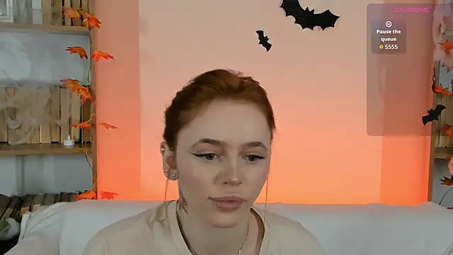 Snapshot of Phoenix_Margo chatting on 10-29-25, 03:31 Phoenix Margo online show from 10-29-25, 03:31