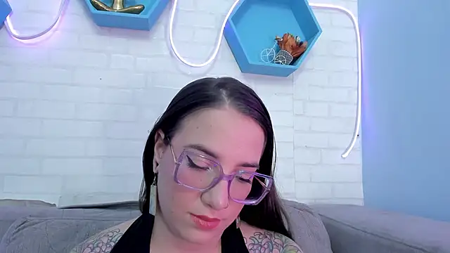 DEVA BLUE  online show from 01-31-25, 06:24