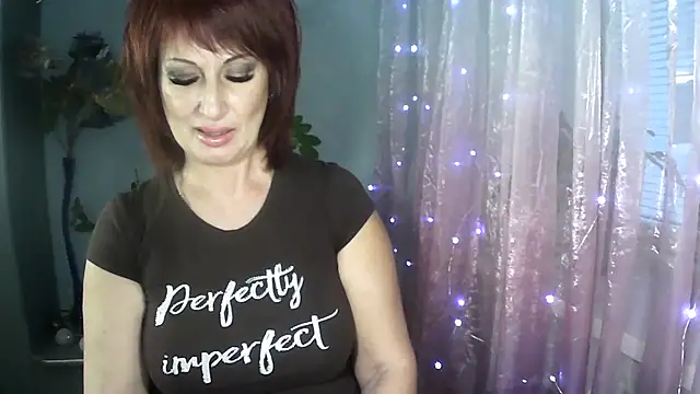 Faraira17 online show from 10-20-25, 04:35