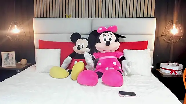 NiicolleMiller online show from 03-10-25, 10:24