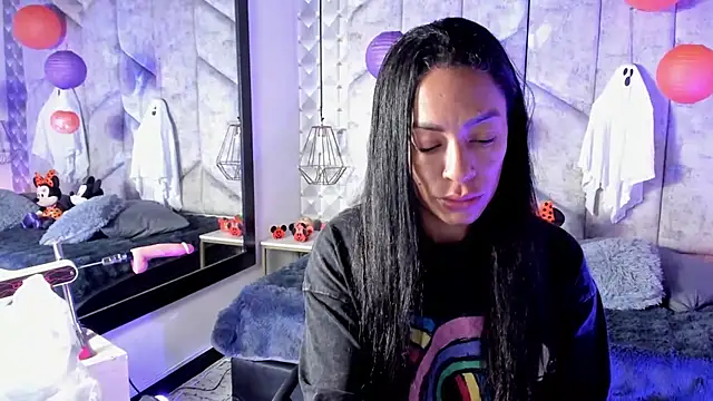 NiicolleMiller online show from 10-18-25, 12:39