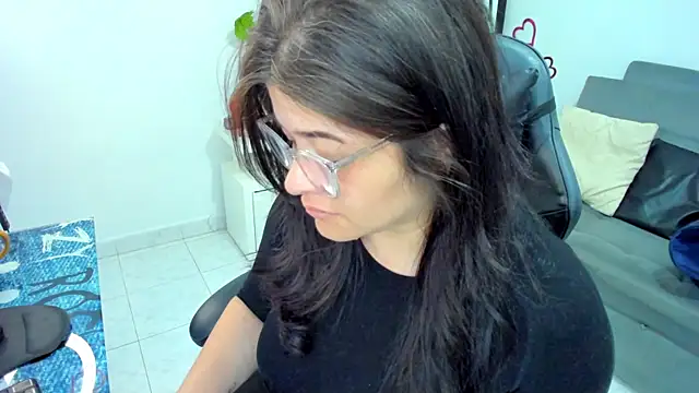 Snapshot of BellaFlaming chatting on 02-28-25, 09:58 BellaFlaming online show from 02-28-25, 09:58