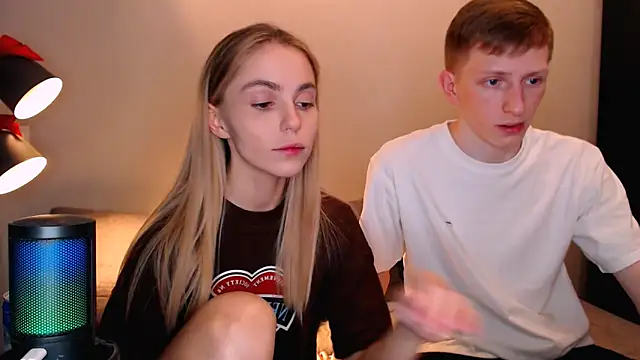 juliaanddima online show from 11-11-25, 10:10