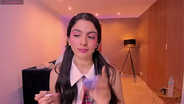 miiaa evans online show from 10-21-25, 10:38