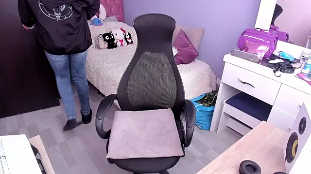 Room312  online show from 12-16-24, 08:48