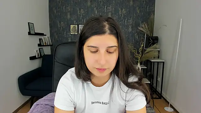 Linda EX online show from 12-02-24, 07:47