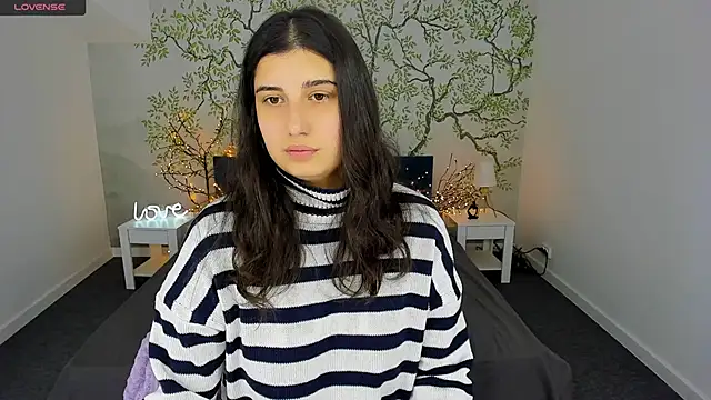 Linda EX online show from 01-25-25, 07:17