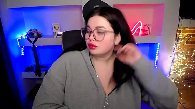 Emily Mo online show from 01-14-25, 06:34