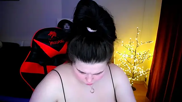 Emily Mo online show from 01-24-25, 10:11