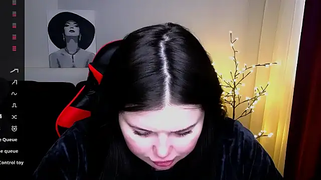 Emily Mo online show from 02-14-25, 06:34