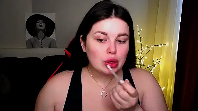 Emily Mo online show from 02-19-25, 06:44