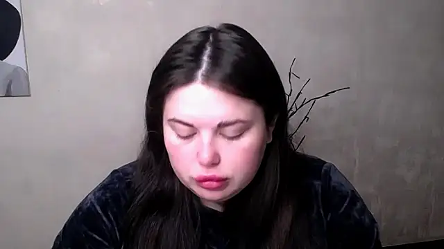 Emily Mo online show from 09-30-25, 05:34