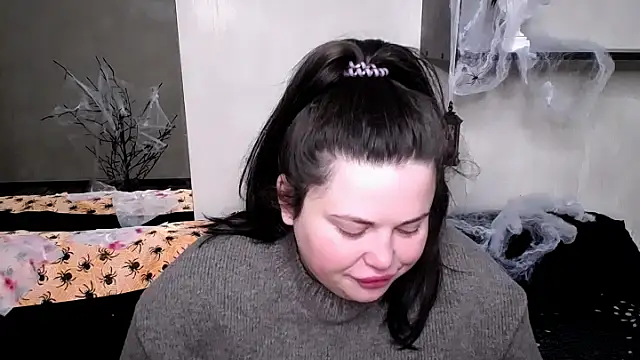 Emily Mo online show from 10-29-25, 06:59