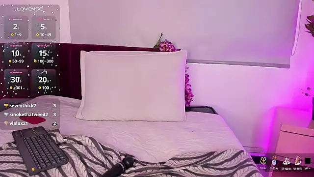 Snapshot of mia_thompsonn_ chatting on 01-07-25, 05:31 mia thompsonn  online show from 01-07-25, 05:31