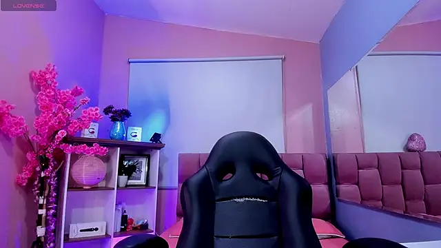 mia thompsonn  online show from 11-28-25, 02:09