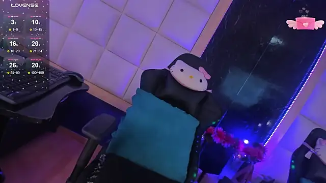 GeorginaCute  online show from 02-04-25, 12:44