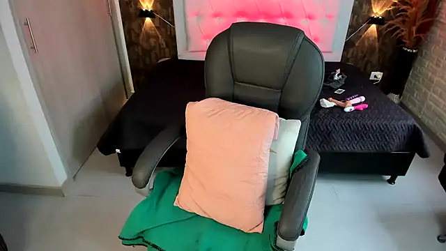 kitty  horny online show from 02-06-25, 01:54