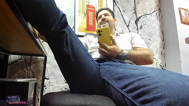 Snapshot of Maxi_TheBigDaddy chatting on 01-07-26, 02:08 Maxi TheBigDaddy online show from 01-07-26, 02:08