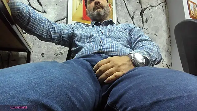 Snapshot of Maxi_TheBigDaddy chatting on 01-10-26, 10:03 Maxi TheBigDaddy online show from 01-10-26, 10:03