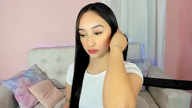 Snapshot of tinysara chatting on 02-07-25, 04:35 tinysara online show from 02-07-25, 04:35