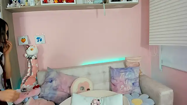 Snapshot of tinysara chatting on 11-06-25, 04:19 tinysara online show from 11-06-25, 04:19