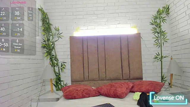 Snapshot of charlottewhitte chatting on 01-31-25, 01:34 charlottewhitte online show from 01-31-25, 01:34