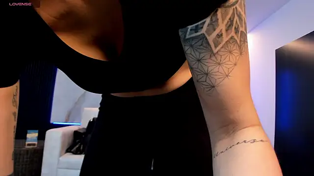 charlottewhitte online show from 02-10-26, 11:58