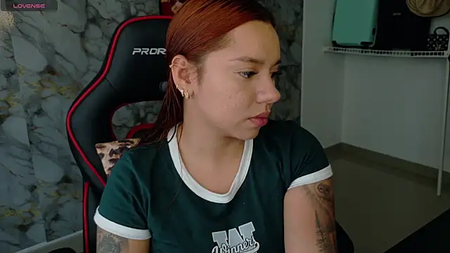 Snapshot of samantha_tattu chatting on 10-08-25, 08:06 samantha tattu online show from 10-08-25, 08:06