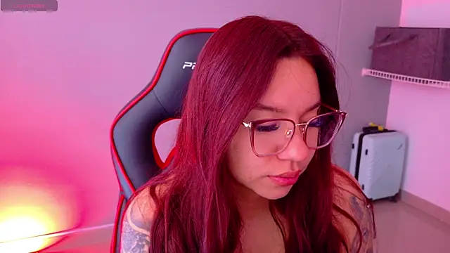 Snapshot of samantha_tattu chatting on 05-01-26, 01:59 samantha tattu online show from 05-01-26, 01:59