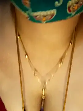 Snapshot of tuttifrutti17 chatting on 01-11-25, 07:59 tuttifrutti17 online show from 01-11-25, 07:59