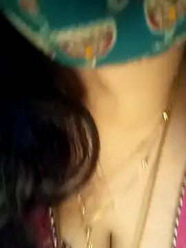 Snapshot of tuttifrutti17 chatting on 01-12-25, 06:27 tuttifrutti17 online show from 01-12-25, 06:27