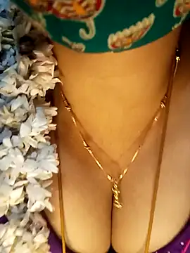 Snapshot of tuttifrutti17 chatting on 01-14-25, 05:23 tuttifrutti17 online show from 01-14-25, 05:23