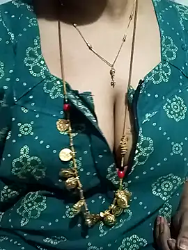 Snapshot of tuttifrutti17 chatting on 01-27-25, 03:15 tuttifrutti17 online show from 01-27-25, 03:15