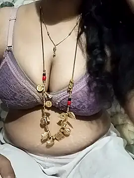 Snapshot of tuttifrutti17 chatting on 01-28-25, 03:36 tuttifrutti17 online show from 01-28-25, 03:36