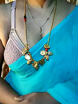 Snapshot of tuttifrutti17 chatting on 09-23-25, 05:27 tuttifrutti17 online show from 09-23-25, 05:27