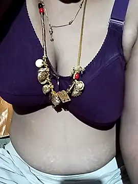 Snapshot of tuttifrutti17 chatting on 10-14-25, 05:25 tuttifrutti17 online show from 10-14-25, 05:25