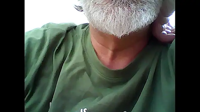 Snapshot of xcimeru chatting on 10-21-25, 01:34 xcimeru online show from 10-21-25, 01:34