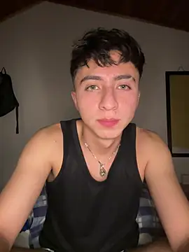 Snapshot of CamiRojas_boy chatting on 07-18-26, 03:54 CamiRojas boy online show from 07-18-26, 03:54