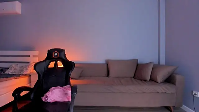 Snapshot of kawaii_mia chatting on 03-10-25, 04:14 kawaii mia online show from 03-10-25, 04:14