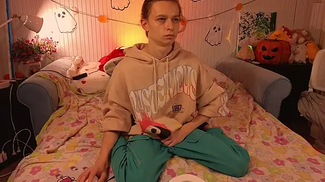 Frank Fraer online show from 10-25-25, 08:03