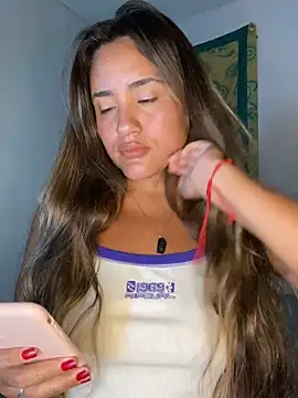 Snapshot of fenixgre chatting on 10-09-25, 08:51 fenixgre online show from 10-09-25, 08:51