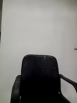 Snapshot of axeldaviid chatting on 11-17-25, 04:57 axeldaviid online show from 11-17-25, 04:57