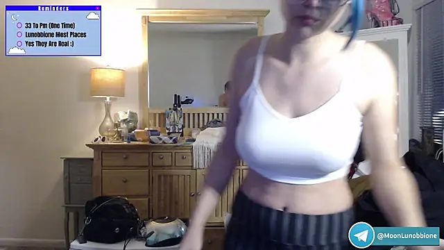 Snapshot of Lunobbione chatting on 02-13-26, 11:34 Lunobbione online show from 02-13-26, 11:34