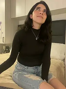 Snapshot of saori_10 chatting on 03-06-25, 05:14 saori 10 online show from 03-06-25, 05:14