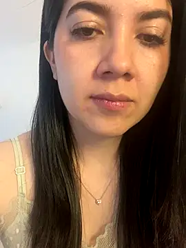 Snapshot of saori_10 chatting on 10-09-25, 09:35 saori 10 online show from 10-09-25, 09:35